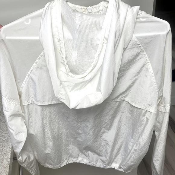 Aritiza retro wind breaker - Picture 4 of 4